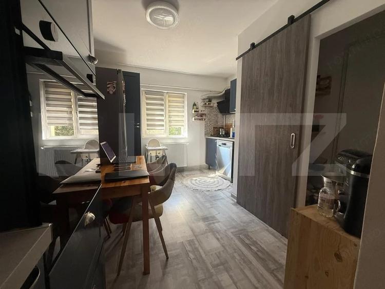 Apartament cu 3 camere decomandat în Micro 2
