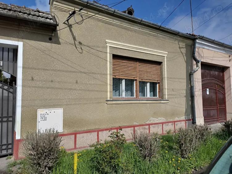 Casă cu 2 camere cu Teren 158 Mp în Gherla