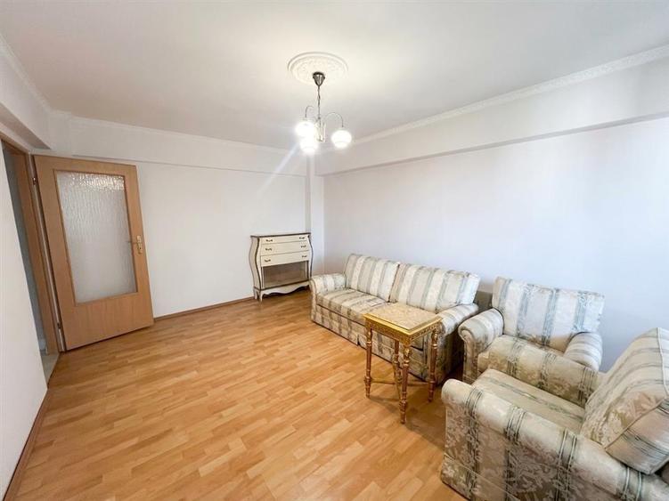 RECO, apartament decomandat,4 camere, bloc cu lift, Nufarul - 9