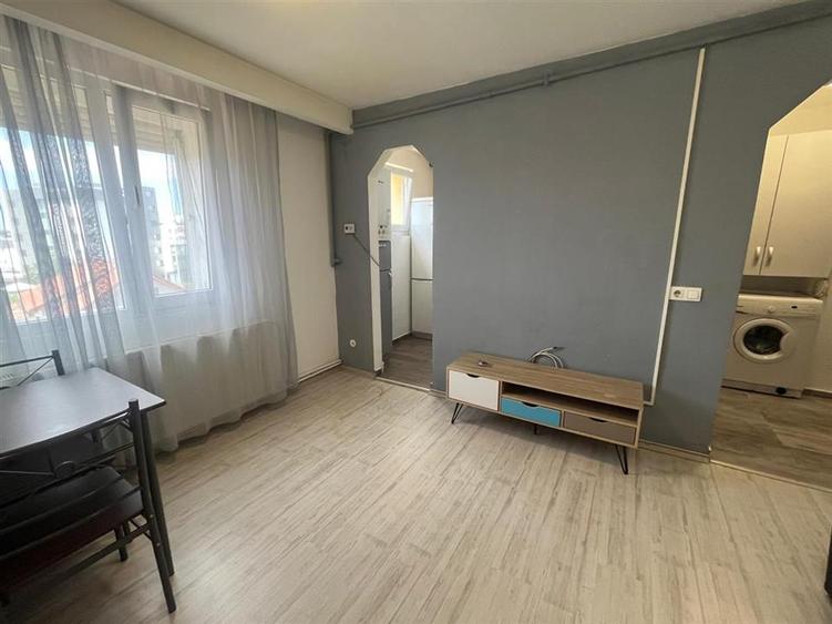 Apartament cu 2 camere nedecomandat în Central