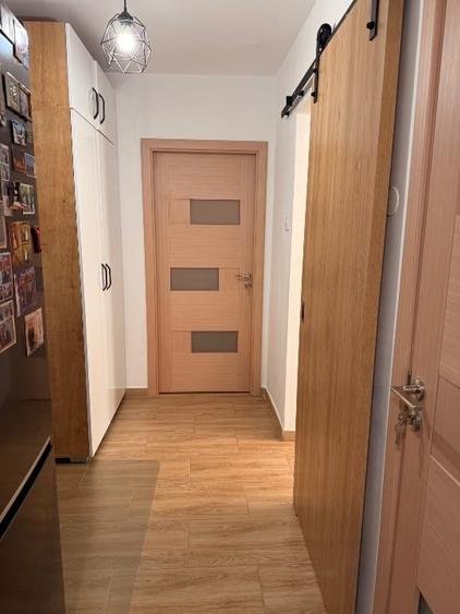 Apartament cu 2 camere decomandat, mobilat în Apărătorii Patriei
