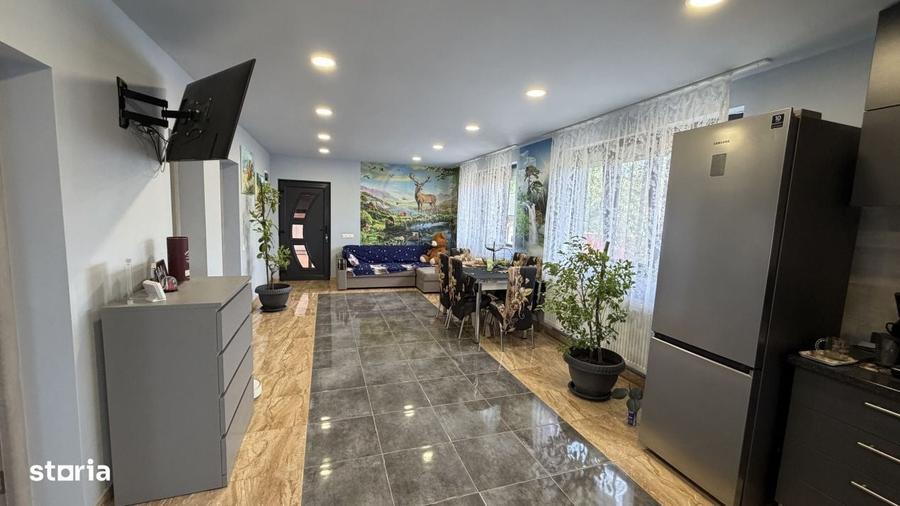 Casă cu 3 camere în Săcălășeni