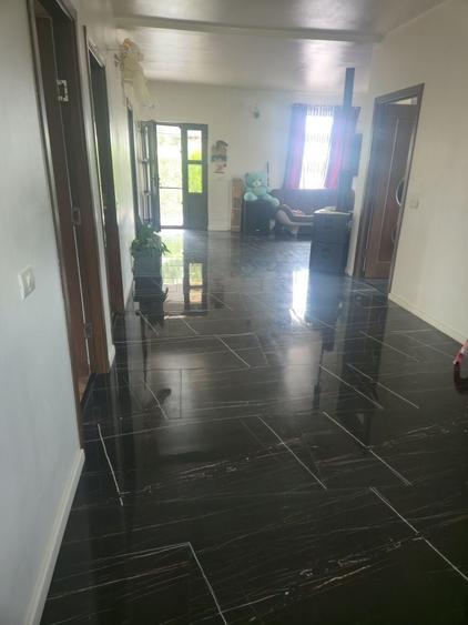 Casă cu 4 camere în Răzvani