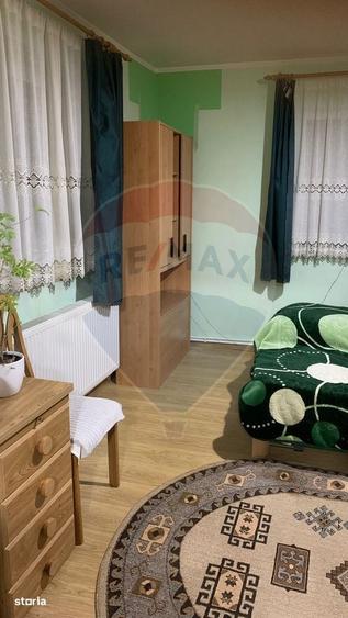 Casă cu 4 camere cu Teren 370 Mp în Central
