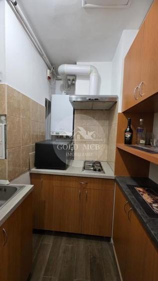 Apartament cu 2 camere semidecomandat, mobilat în P-ța Romană