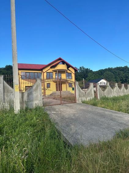 Casă cu 4 camere în Cotmeana