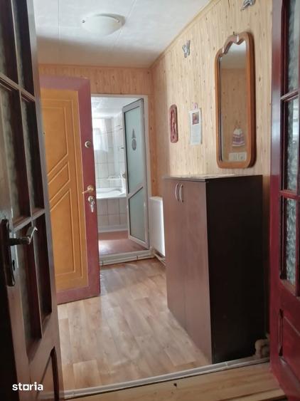 Casă cu 2 camere semidecomandat cu Teren 115 Mp în Calea Galați