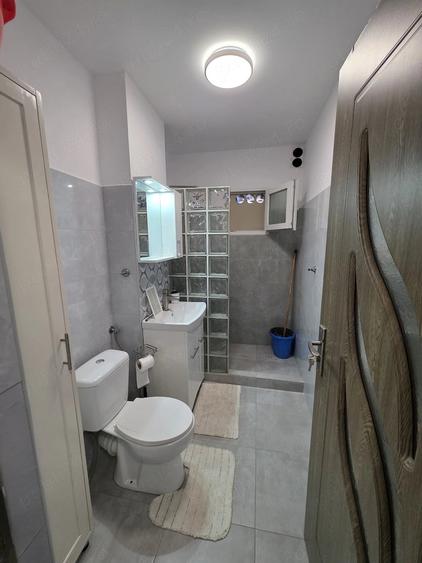 Apartament cu 3 camere decomandat în Ștefan cel Mare