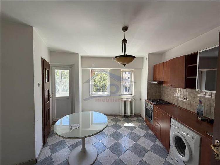 Apartament cu 4 camere decomandat în Unirii