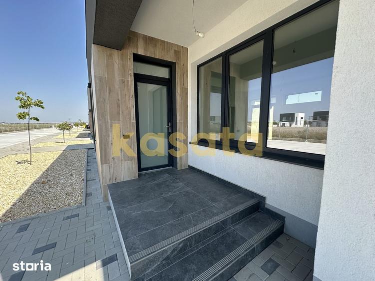 Casă cu 4 camere cu Teren 400 Mp în Domnești