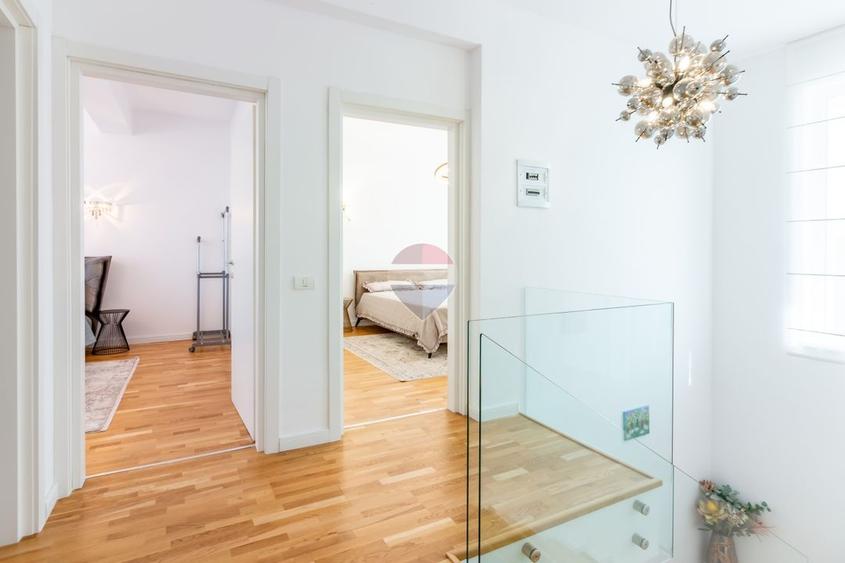 Casă individuală cu 5 camere cu Teren 452 Mp în Corbeanca