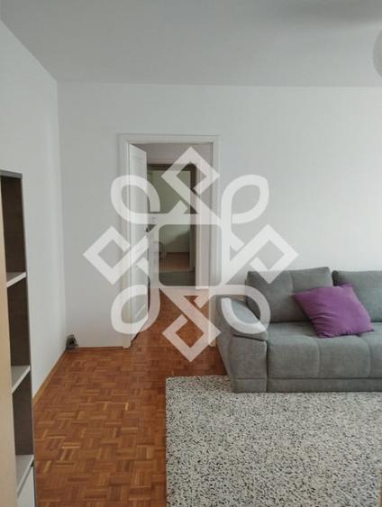 Apartament cu 3 camere semidecomandat în Rogerius