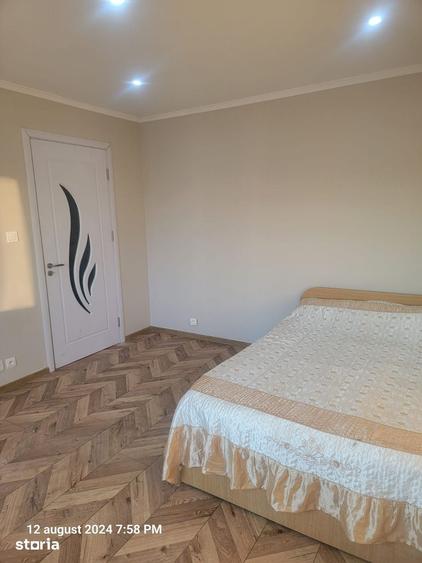 Apartament cu 3 camere decomandat în Micro 3