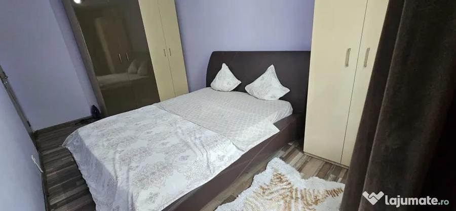Apartament cu 3 camere semidecomandat în Circumvalațiunii