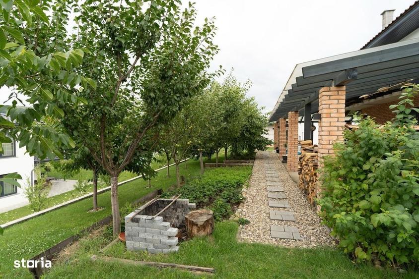 Casă cu 4 camere cu Teren 822 Mp în Popești