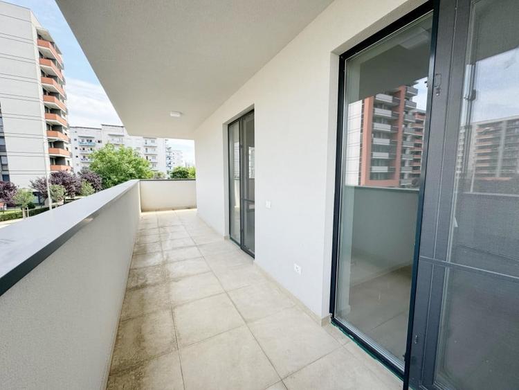 Apartament cu 3 camere decomandat în Aradului