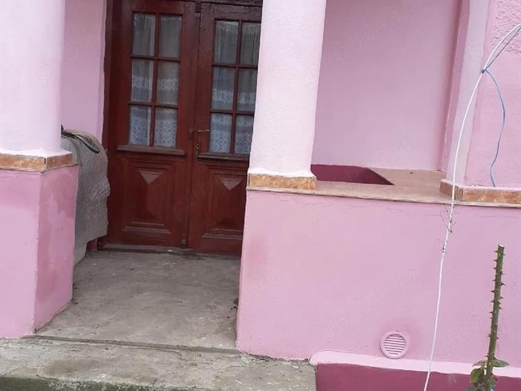 Casă individuală cu 2 camere cu Teren 2930 Mp în Valea Stanciului