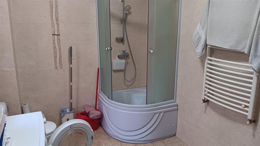 Casă individuală cu 5 camere cu Teren 300 Mp în Valea Lupului