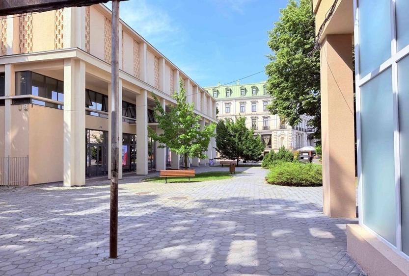 Apartament cu 2 camere semidecomandat în Piața Unirii