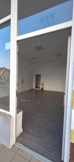 Spațiu comercial, de 43 mp, în Central