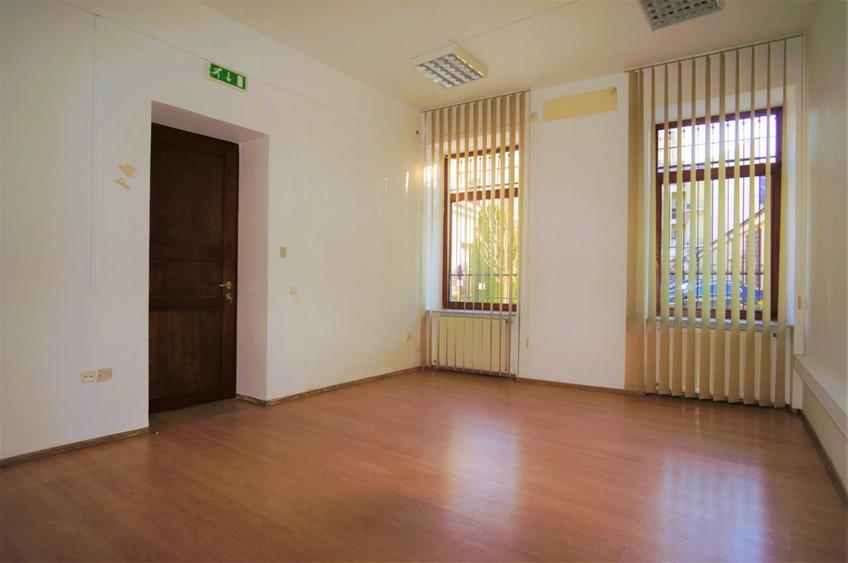 Casă cu Teren 500 Mp în Central