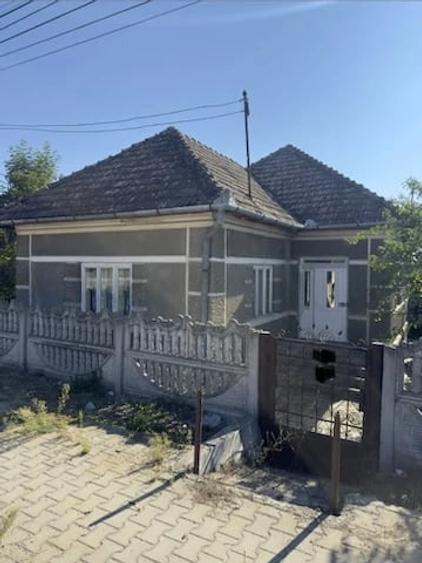 Casă cu 3 camere cu Teren 4300 Mp în Suatu