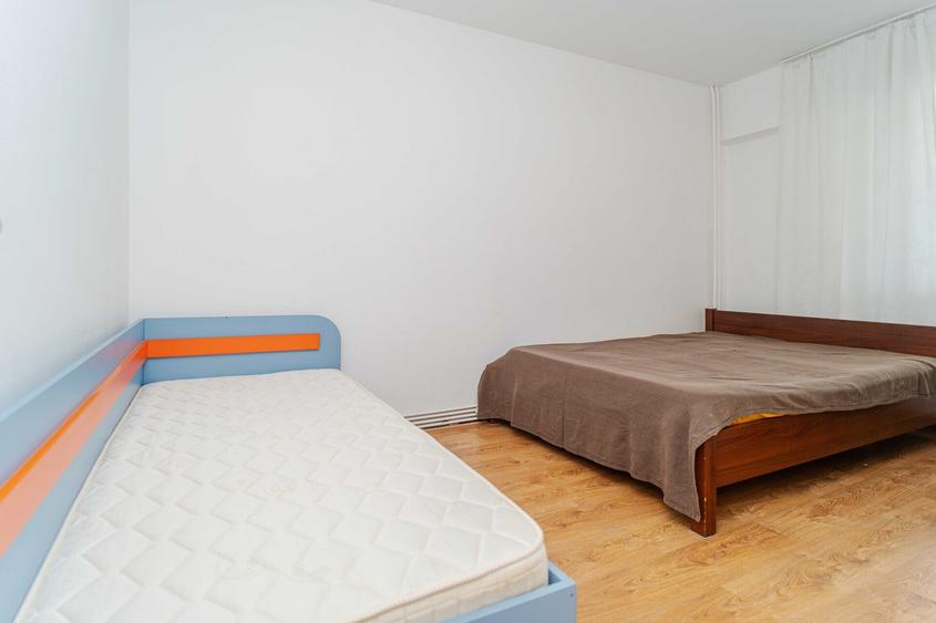 Apartament cu 3 camere decomandat, mobilat în Centru Civic