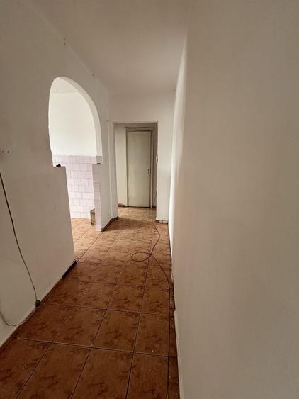 Apartament cu 3 camere semidecomandat în Aleșd