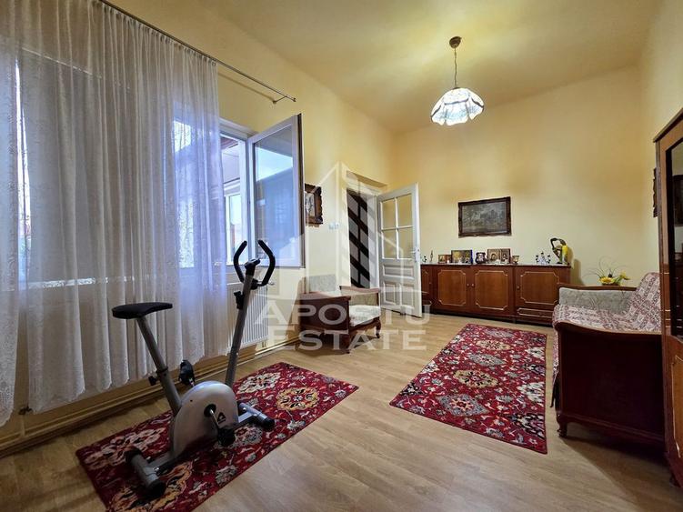 Casă cu 5 camere cu Teren 771 Mp în Bogdăneștilor