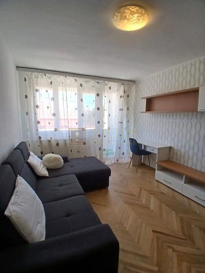 Apartament cu 3 camere in Complexul Studentesc - 1