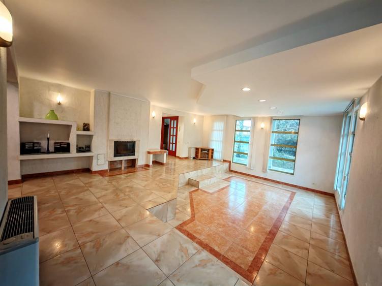 Casă individuală cu 6 camere cu Canalizare în Eforie Sud
