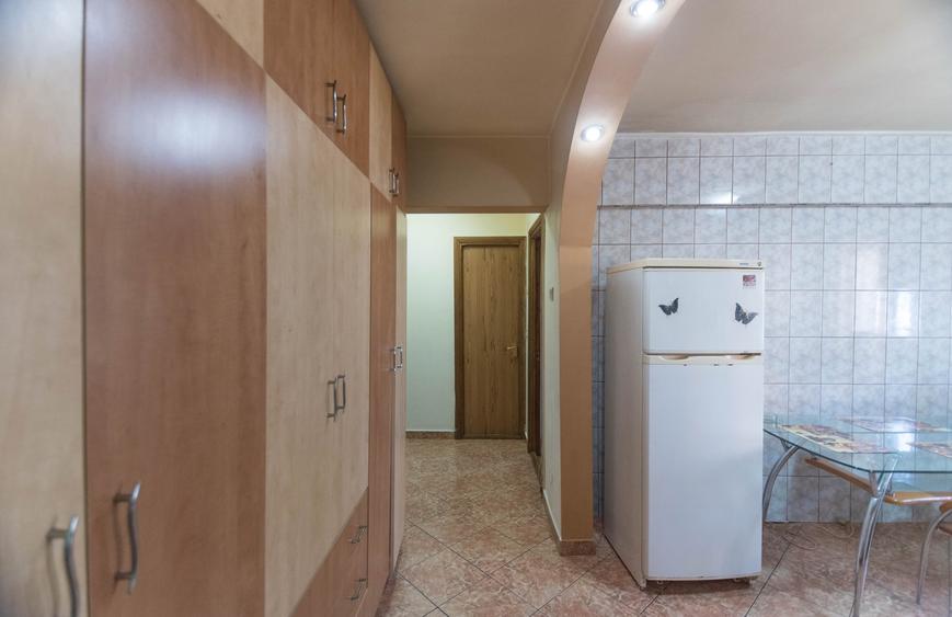 Apartament cu 2 camere decomandat, mobilat în Trivale