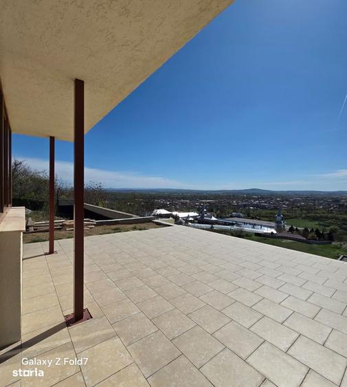Casă cu 5 camere cu Teren 500 Mp în Podgoria