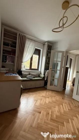 Apartament cu 3 camere semidecomandat în Ultracentral