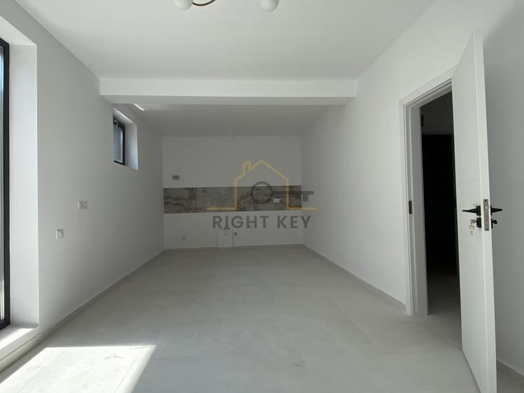 Casă individuală cu 4 camere cu Canalizare în Domnești