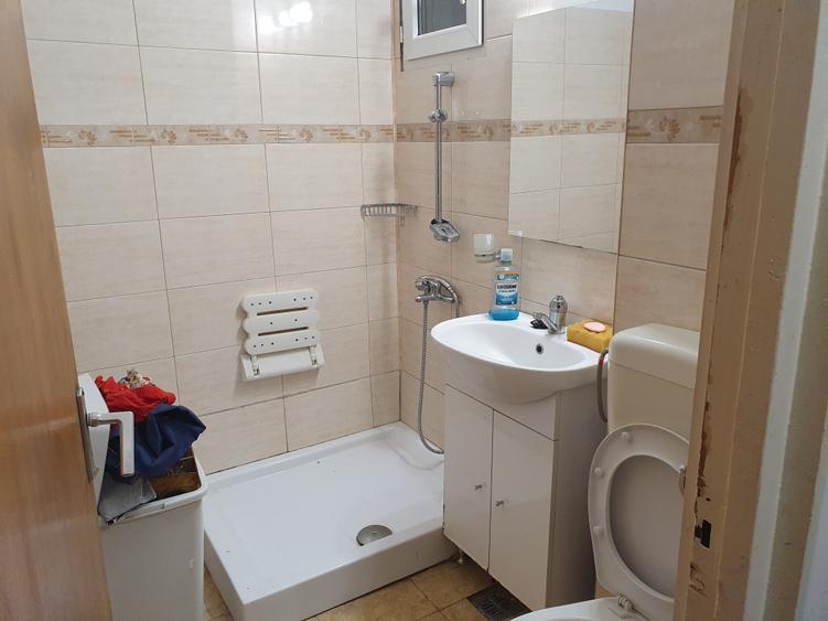Apartament cu 2 camere decomandat în Drumul Taberei