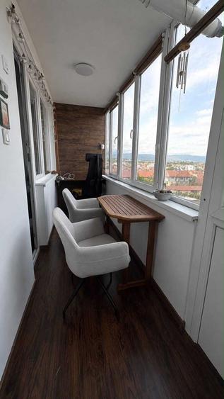 Apartament cu 3 camere decomandat în Exterior Vest