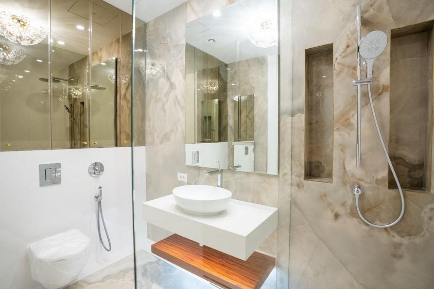 Apartament cu 3 camere semidecomandat, mobilat în Dorobanți