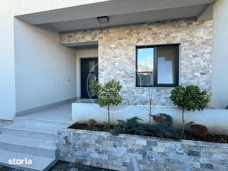 Casă cu 6 camere decomandat cu Teren 498 Mp în Nufărul