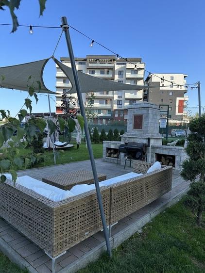 Penthouse cu 4 camere decomandat în 13 Decembrie