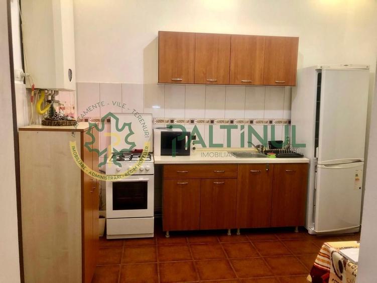Garsonieră decomandată, mobilată în Ștrand