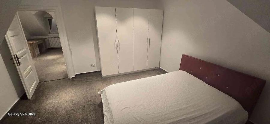 Apartament cu 4 camere decomandat în Central
