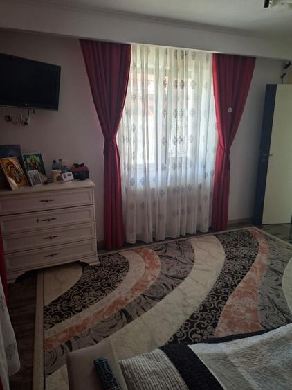 Casă cu 4 camere cu Teren 650 Mp în Vulcan