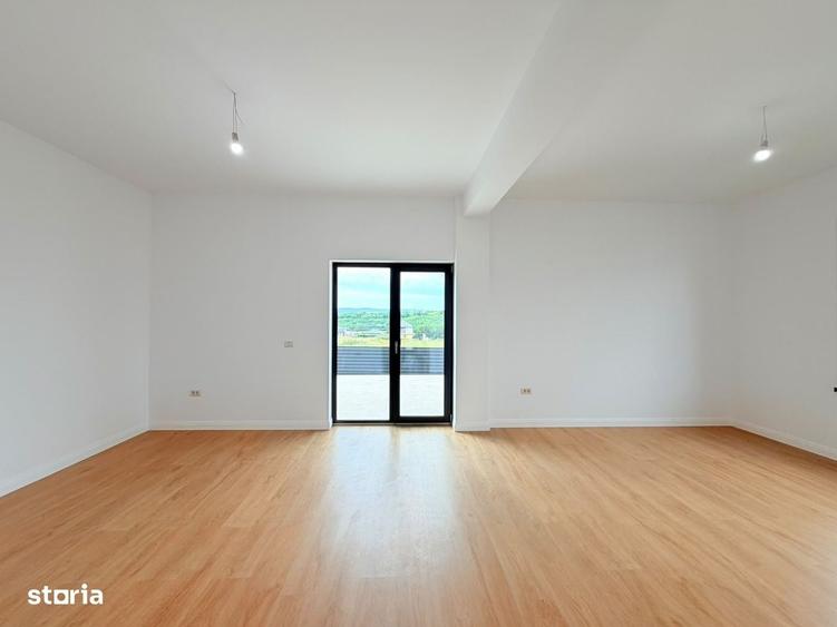 Casă cu 4 camere în Valea Adâncă