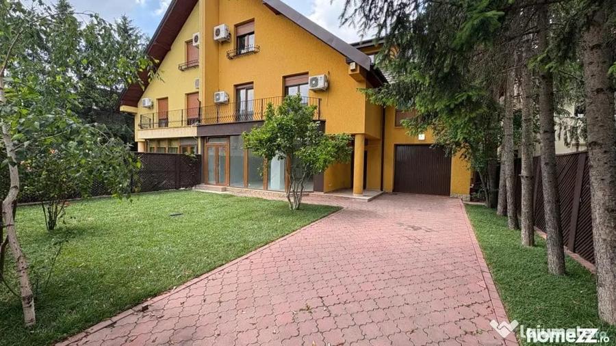 Casă cu 2 camere cu Teren 320 Mp în Est