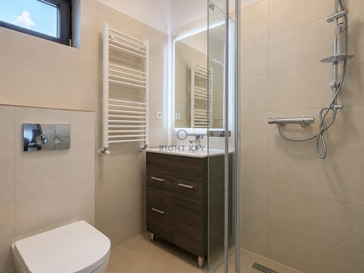 Duplex cu 6 camere cu Canalizare în Domnești