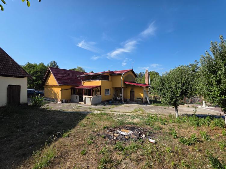 Casă cu 5 camere cu Garaj în Nojag