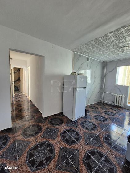 Apartament cu 3 camere decomandat în Basarabia
