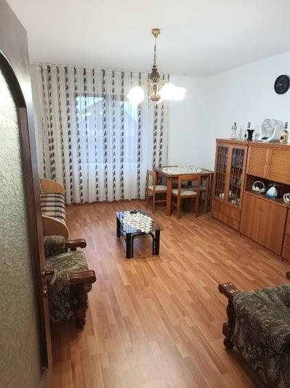 Casă cu 5 camere cu Teren 700 Mp în Blejoi