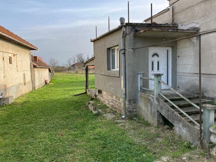 Casă cu 4 camere cu Teren 2054 Mp în Geoagiu